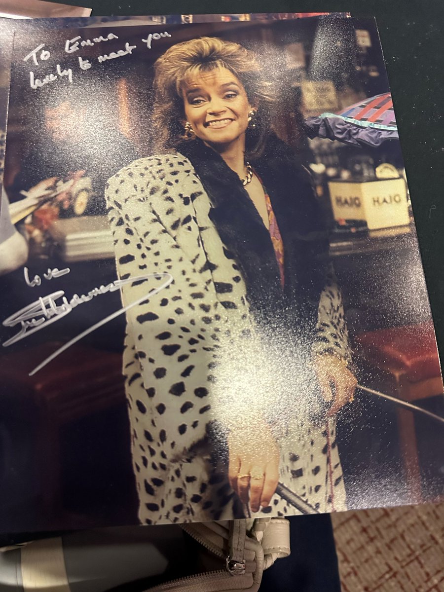 Emma Mills tweet media