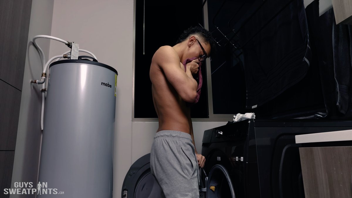 GuysInSweatpants.com tweet media