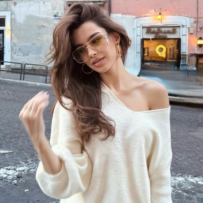 Imagine that she is lynched for her way of dressing, physique since there are no rumors about her private life... without being present much on social media, not active this season, they keep mentioning her because They hate and don't know they are ridiculous for doing so