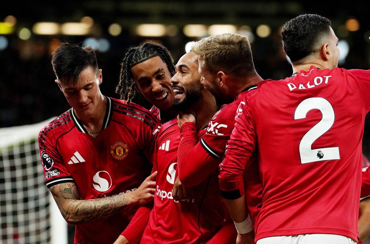 MUFCScoop's tweet photo. FT: Manchester United 4-2 Brighton. Thoughts? 👇 #MUFC https://t.co/c08Dk14Tem