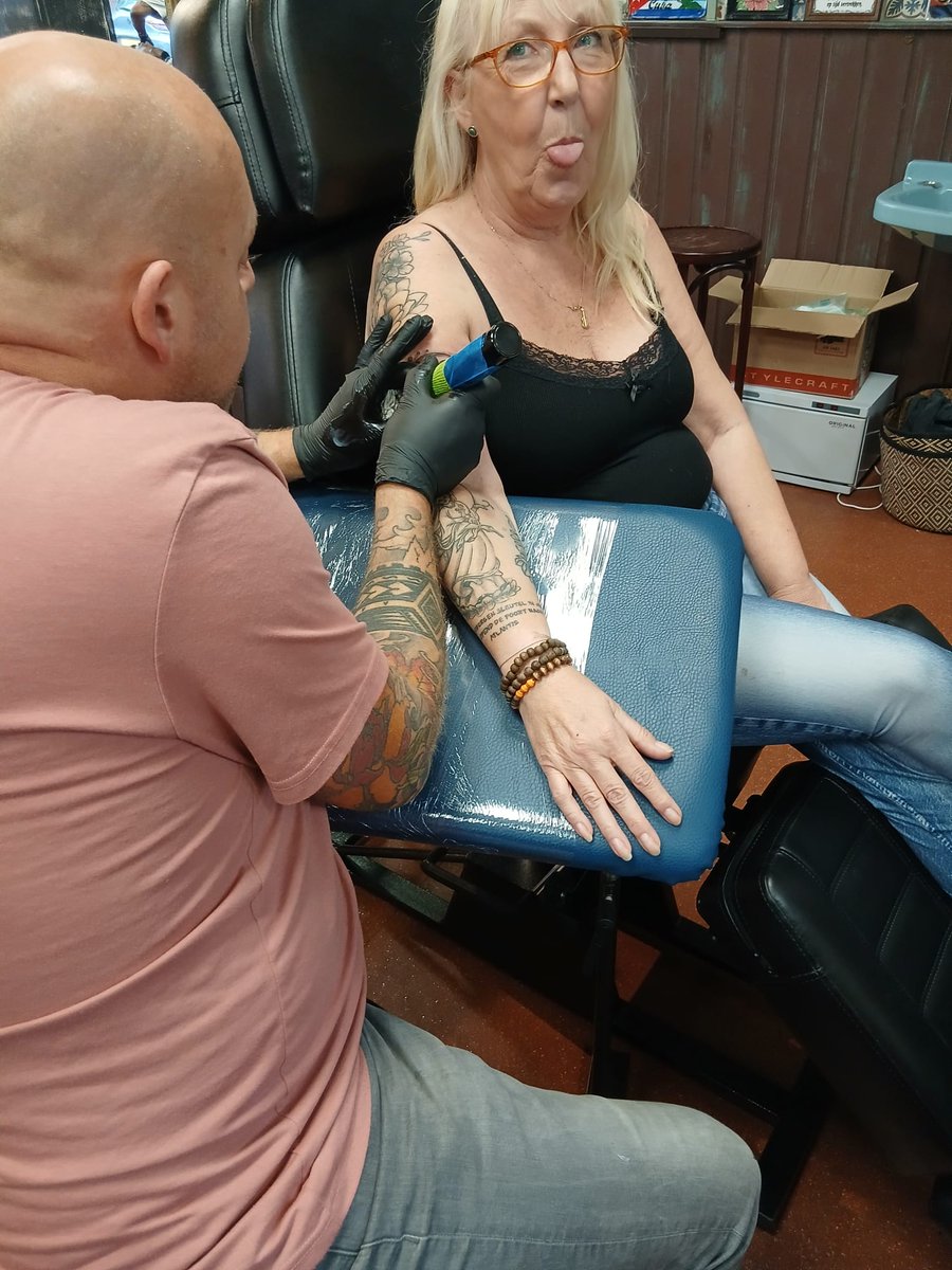 zillaangel's tweet image. Niemand hoeft het mooi te vinden 
Het maakt mij blij en dat is genoeg