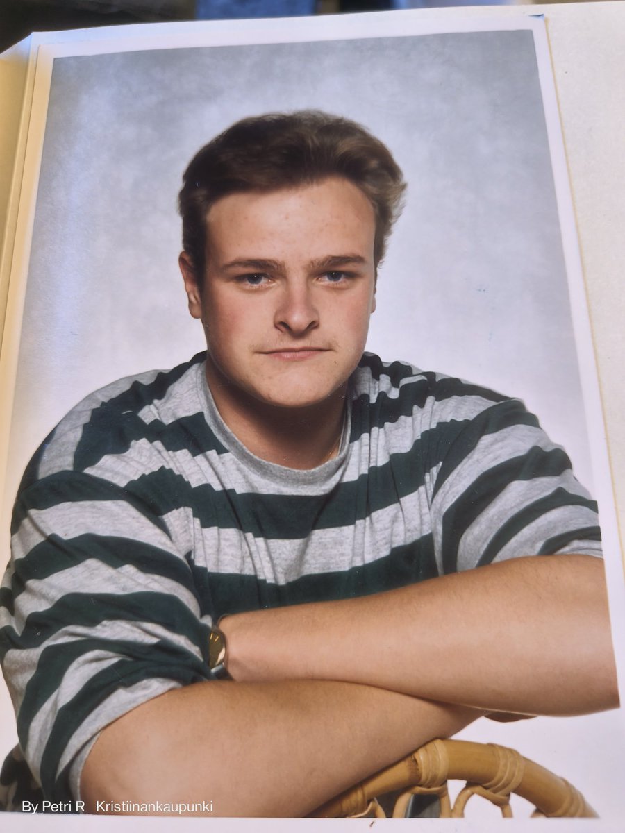 Koulukuvia tällä vissiin laitellaan. Tää on jostain yläasteelta. Eli noin kymmenen vuotta sitten 😀.
