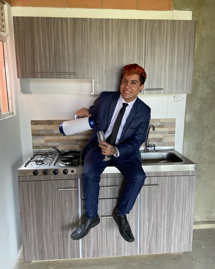 i2inniee_'s tweet photo. que no se me quieran acercar por tener cara de culo y que en base a eso me empiecen a excluir sin tomarse el tiempo de conocerme me parece de lo más pelotudo, o sea cómo les explico que cuando me hablan y me conocen soy este peligroso https://t.co/WatGqJHec4