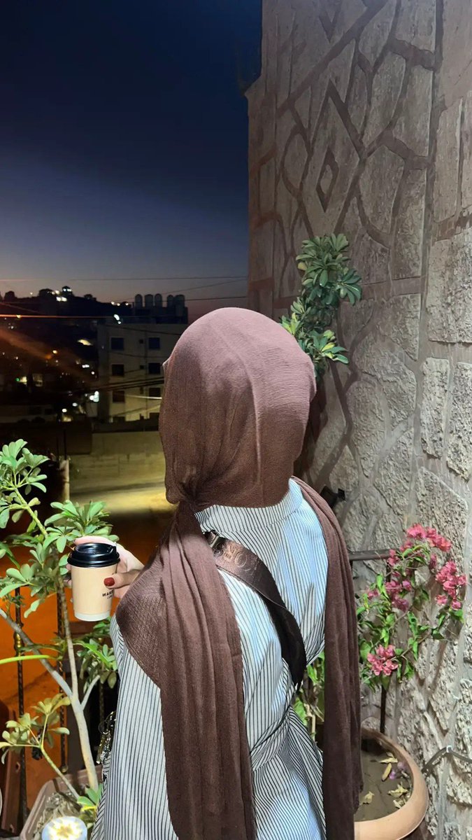 KbryaK32085's tweet photo. مساء الخير لـِ جميلين الروح قبل الملامح 🖤. https://t.co/aW3ctXsnOU