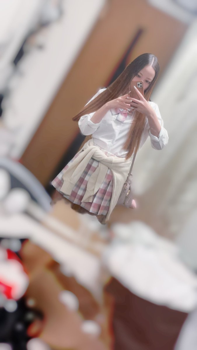 aoiaoi813's tweet photo. 混みすぎてヘアメできなかったけど、意外と違和感なく着れた気する😶

鬼の二日酔いから迎え酒して元気になった笑 https://t.co/c3XiwJHYXV