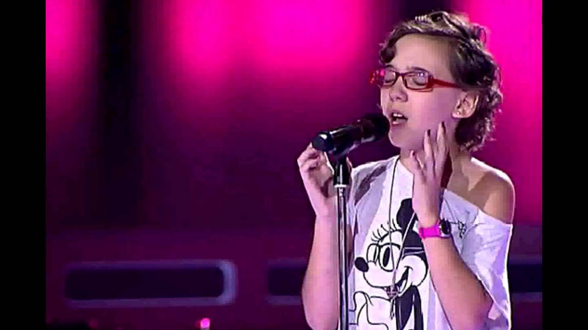 soy la única persona que con la canción de Diamonds siempre piensa en Iraila? siento q marcó una generación #OTDirecto25O #ConexionOT25O