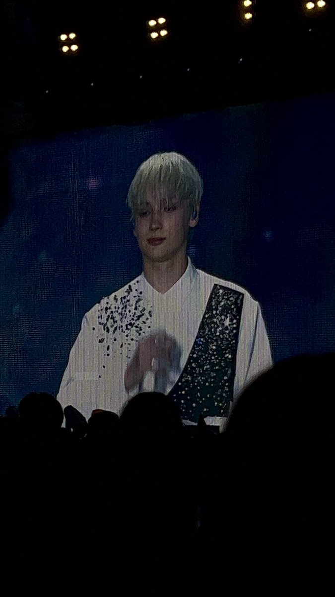 hrtbamkai's tweet photo. you saw txt 😭😭😭😭😭 https://t.co/MXTX2ckLgp