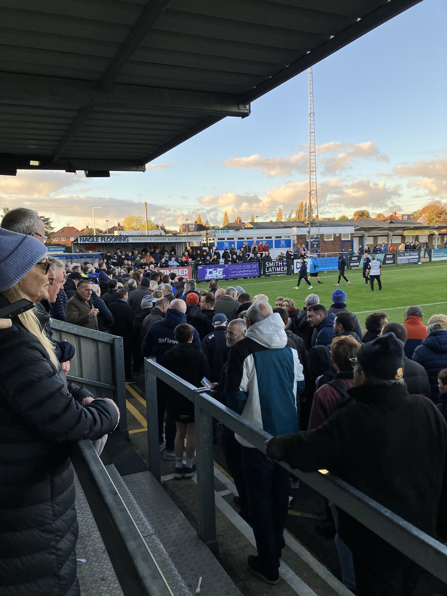 Back home and reflecting on Stones exhilarating come back win over Sutton United this afternoon. We saw the worst and best of Wealdstone in that order today. You have to admire the huge determination shown by the lads to overcome a truly dreadful set of calamitous early defending