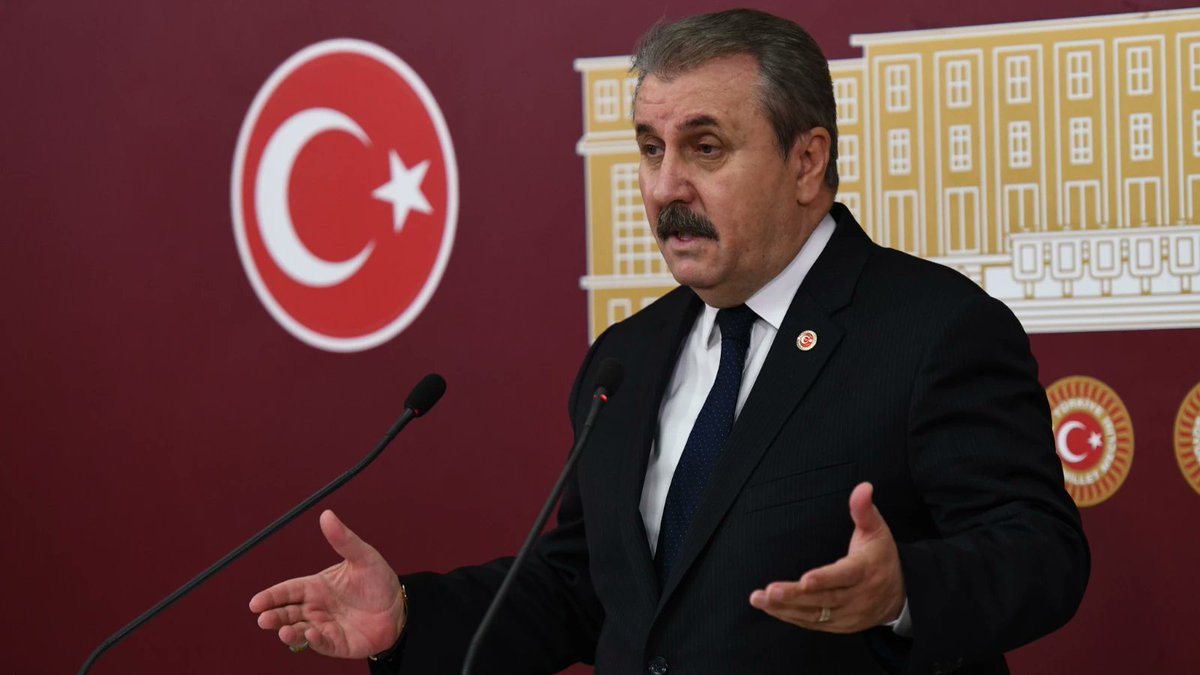 🔴Mustafa Destici:

"15 yaş çoktan akıl baliğ olmuş, geçmiş yaştır.

Özellikle bu tür çete, terör ve uyuşturucuyla ilgili suçlarda mutlaka hızlı bir şekilde düzenleme yapılıp Meclis'e getirilmeli ve bu yaş arasındakiler 18 yaş üstü gibi yargılanmalıdır."