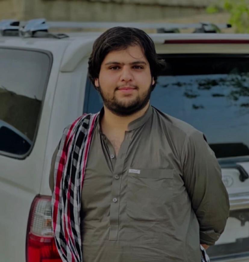 FareedBaloc's tweet photo. دل ءِ پہ درد ئے ءَ چمے پہ ارس ھیران انت 
دیارے چونیں ادا زندگی ویران انت

#ReleaseJahanzaibNousherwani 
#ReleaseAllBalochMissingPersons https://t.co/mnGnGuxUp7
