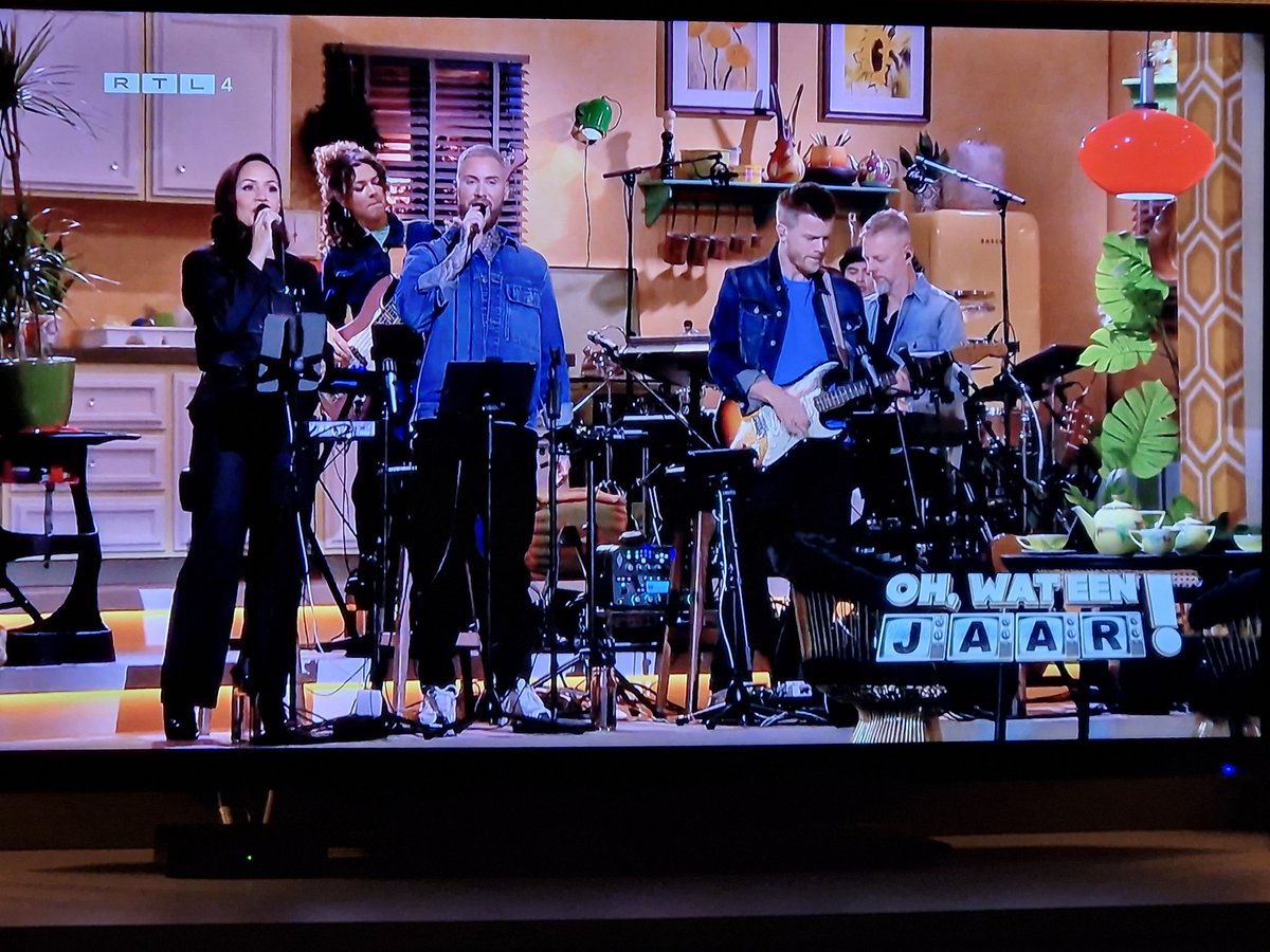 zijopnr11's tweet image. Ben ik de enige die De Band van echt nul toegevoegde waarde vind??!

#ohwateenjaar