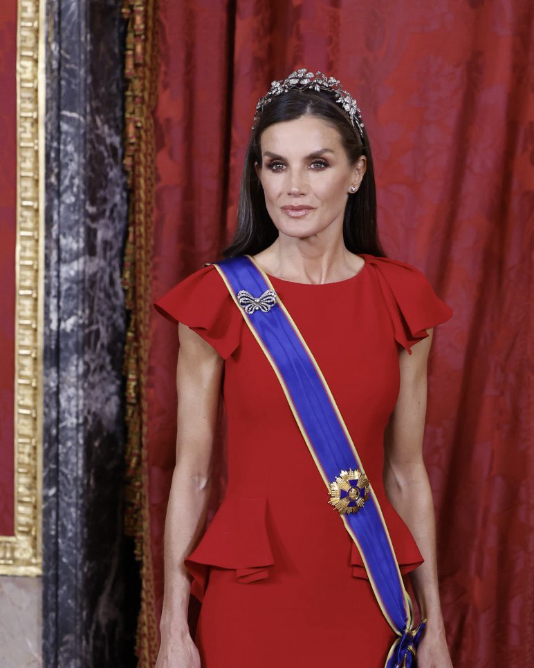 🔴➡️ ¿Se viene Visita de Estado ?

En la web de Patrimonio Nacional aparece cerrado el Palacio Real de El Pardo y el Palacio Real de Madrid para la primera semana de noviembre.

🔹El Pardo➡️del 2 al 6 de noviembre.

🔹Real➡️ 4 y 5 de noviembre.

👑👑👑

patrimonionacional.es