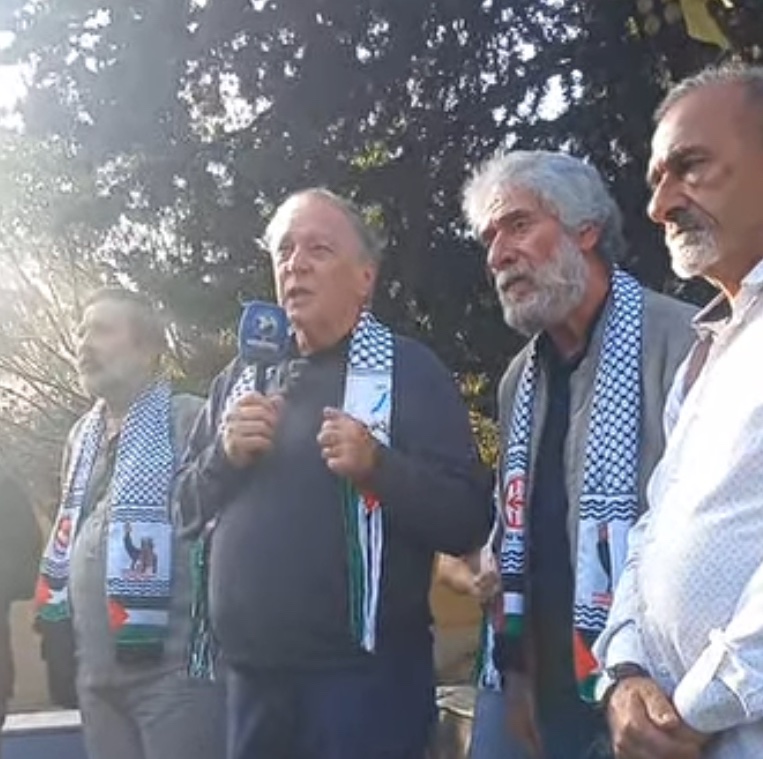 في حضرة شهداء صبرا وشاتيلا ، مشهد للتاريخ يجمع المناضل الأممي جورج عبدالله مع الكاتب والصحفي الفرنسي جاك-ماري بورجيه ، الملتزم بفلسطين و صاحب كتاب صبرا وشاتيلا : في قلب المجزرة .
والذي منعته السلطات الفرنسية من زيارة جورج في سجنه طوال 40 عام  .