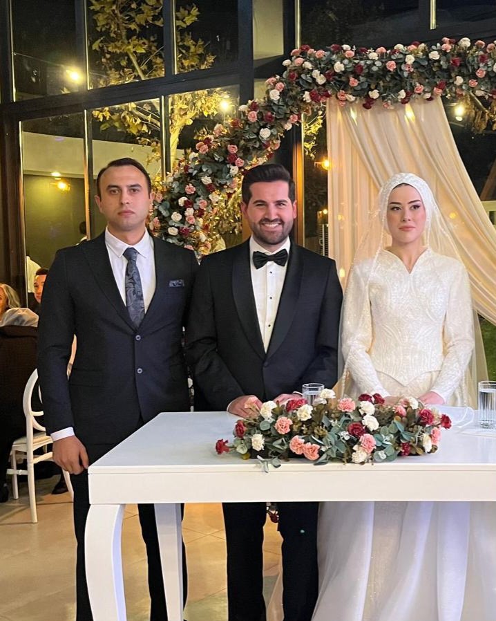 salimbilgin66's tweet photo. Sayın Genel Başkanımız ile birlikte , Ankara Gençlik Kolları Eski İl Başkanı ve 2024 Sincan Belediye Başkan Adayı , aynı dönem İl Başkanlığı yaptığımız değerli kardeşim Fatih Koca ve Ebru Elif'in düğün merasimine katıldık. Allah hayırlı uğurlu etsin. @MDervisogluTR @FatihKOCA04 https://t.co/0nJVvW81N9