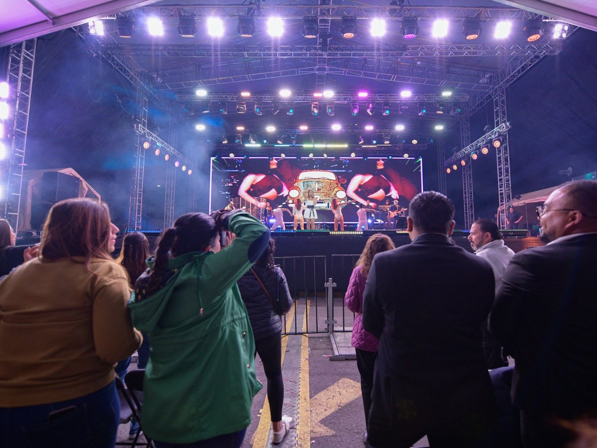 GobAtizapan's tweet photo. 🎤#AtizapándeZaragoza vibró con una noche llena de talento y emociones.

@Sargentoleon y @yahirmusic conquistaron el escenario del Festival #Atzán2025, donde miles de voces se unieron para cantar sus más grandes éxitos. ¡Una velada inolvidable! 

#SigamosCreciendo https://t.co/n4ut33Vg8q