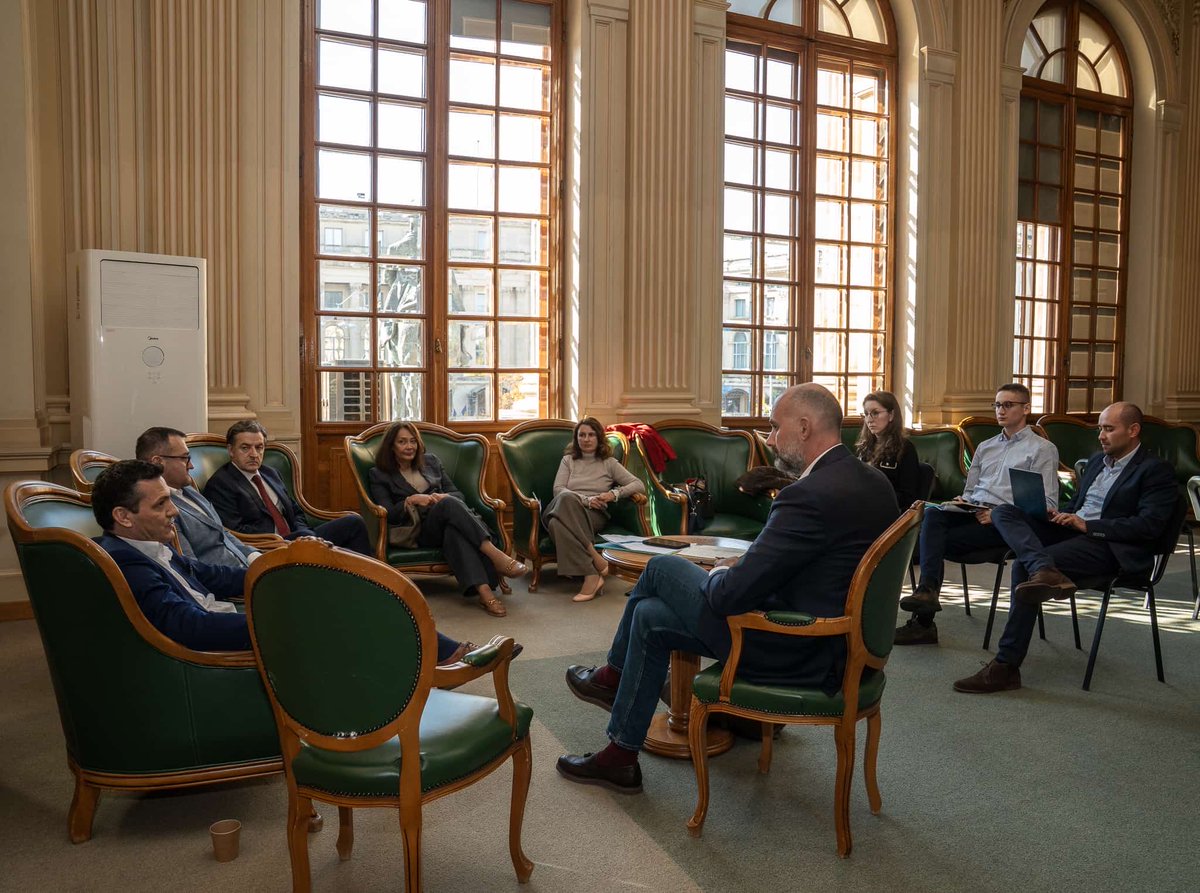 Öğretim Üyemiz Dr. Mian Waqar Badshah, Romanya'daki Uluslararası Enerji Güvenliği ve İş Zekâsı Konferansı'nda 'Gücün Yeni Jeopolitiği' başlıklı açılış konuşmasıyla üniversitemizi temsil etti. Kendisini tebrik ediyoruz!

Detaylar İçin: bit.ly/3Jm1Via