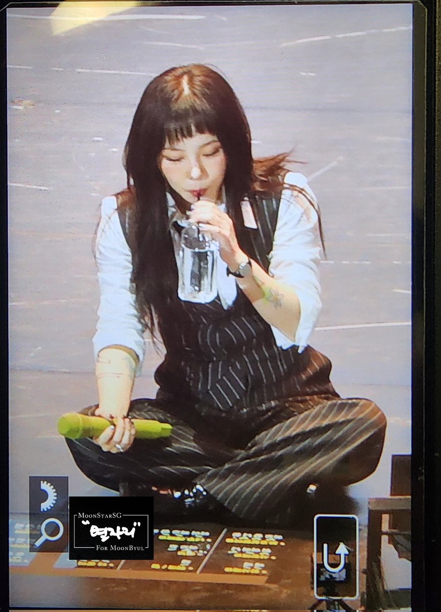 MoonStarSG's tweet photo. 251025 휘인 [OWHEECE] FAN CON  in TAIPEI

너무너무 귀여워🥰🥰🥰
#마마무 #휘인 #MAMAMOO #WHEEIN #OWHEECE https://t.co/5QYvZXSiQ1