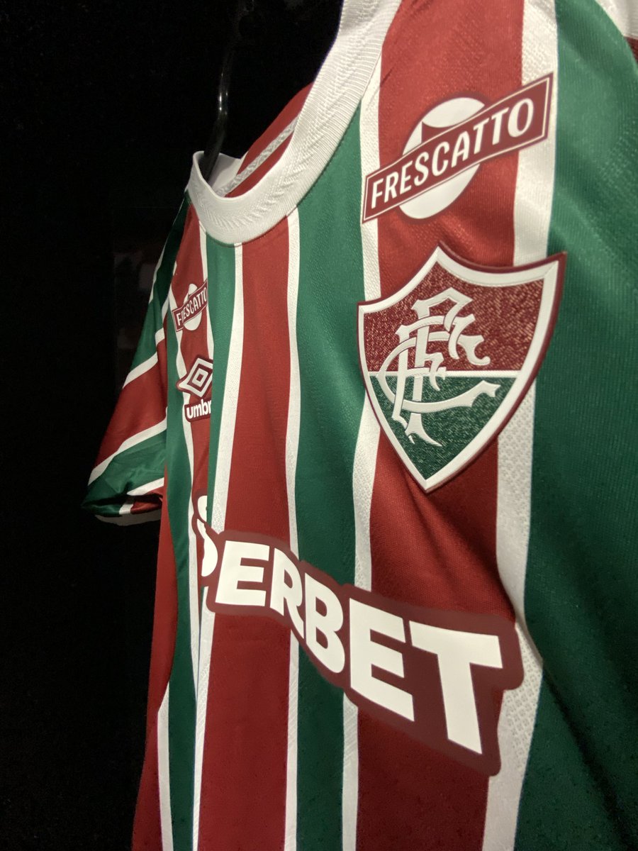 FluminenseFC's tweet photo. Simplesmente a Armadura mais linda do mundo! ❤️💚 https://t.co/DQNdjCp0Aq