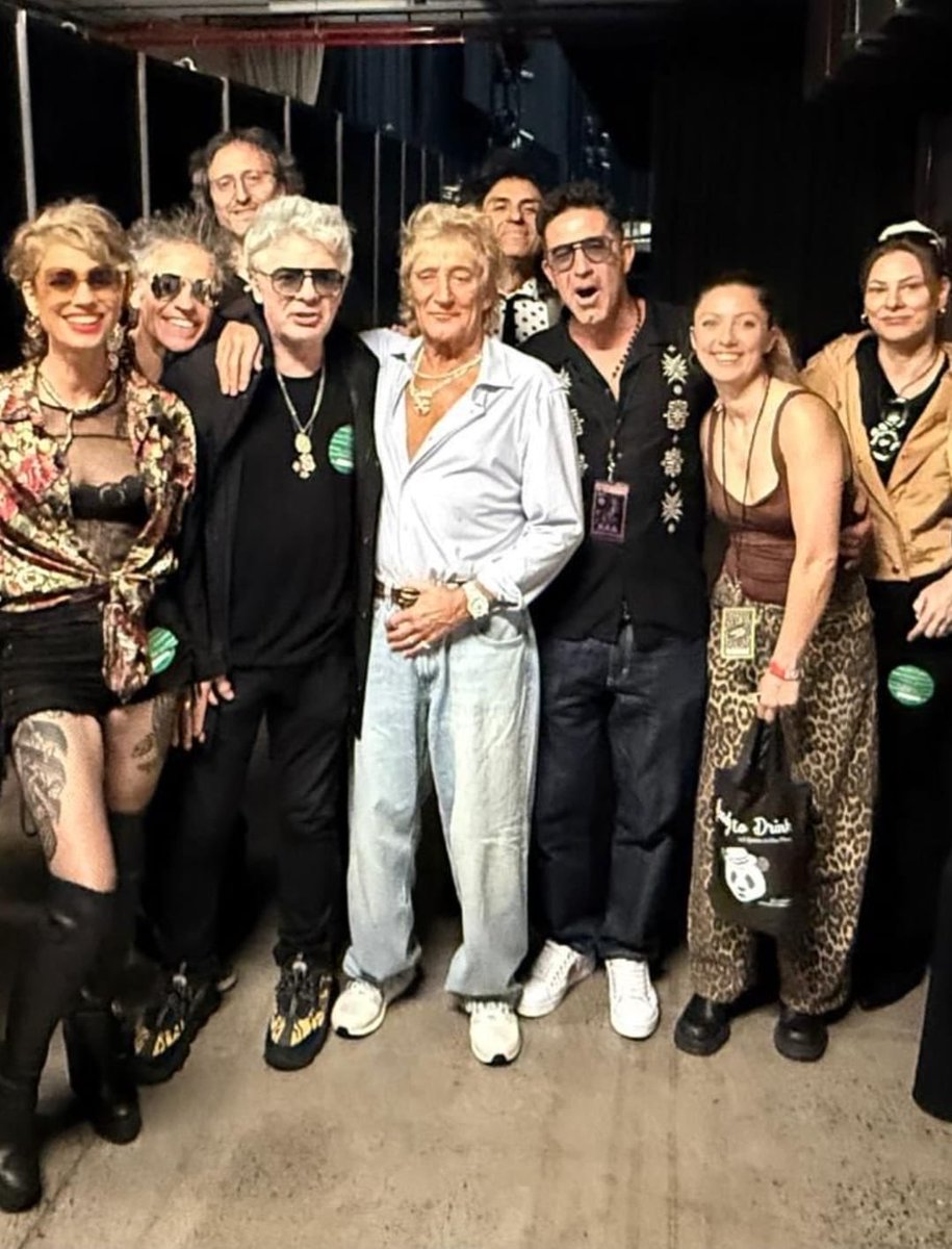 Ayer una noche espectacular con <a href="/rodstewart/">Sir Rod Stewart</a> una noche que con un gran show nos dió de nuevo la alegría del Rock’n’Roll✨✨✨❤️🏴󠁧󠁢󠁳󠁣󠁴󠁿🇦🇷🎸✨