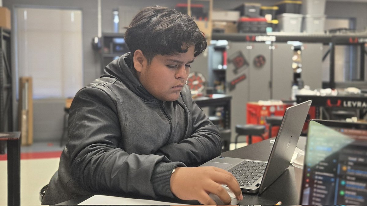 sc_robotics's tweet image. 7 days! 🤖
We're hard at work today! @MCBestRobotics Competition is approaching fast, and we're doing our BEST to prepare. We'll keep you posted on our last week of meetings. Go creek! ❤️🖤 #STEM #bestrobotics #musiccitybest