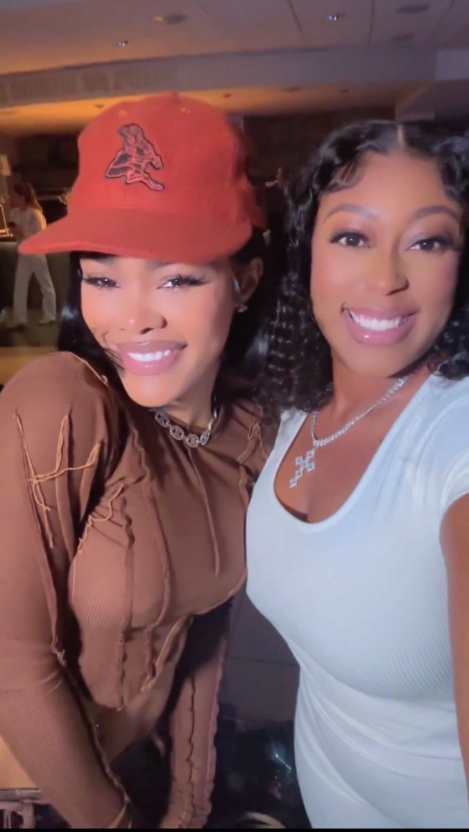 Pretty__CoCo's tweet image. Filter this, filter that bitches are pretty in real life😘😘