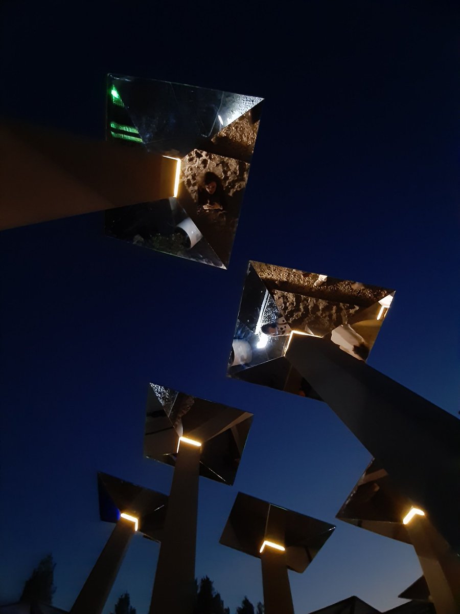 lapetiteprincea's tweet image. چهار پاویون از فستیوال معماری و مردم؛
به ترتیب از امیرحسین اشعری، محمد خاوریان، امیر قاسمپور و معین نیک‌آیین.