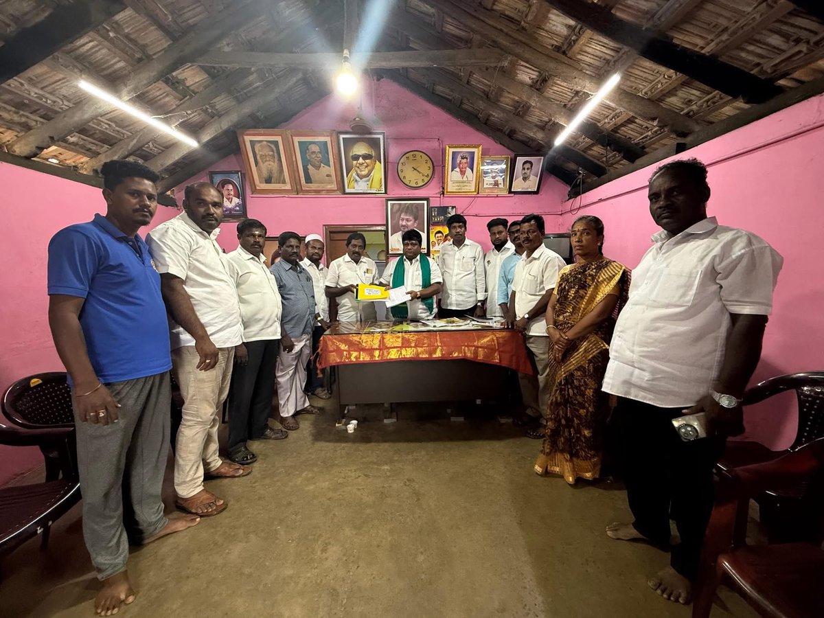 SPushparajDMK's tweet photo. பண்ருட்டி சட்டமன்ற தொகுதி அண்ணாகிராம ஒன்றிய திமுக அலுவலகத்தில் BDA,BLA-2 ஆய்வு பணிகளை மேற்கொண்டபோது. உடன் தலைமை செயற்குழு உறுப்பினரும் ஒன்றிய செயலாளர்கள் விகே.வெங்கட்ராமன், பைத்தாம்படி ராமு மற்றும் பண்ருட்டி தொகுதி தகவல் தொழில்நுட்ப அணி நாராயணன் அவர்கள் இருந்தனர். https://t.co/mXTeCPk1XR