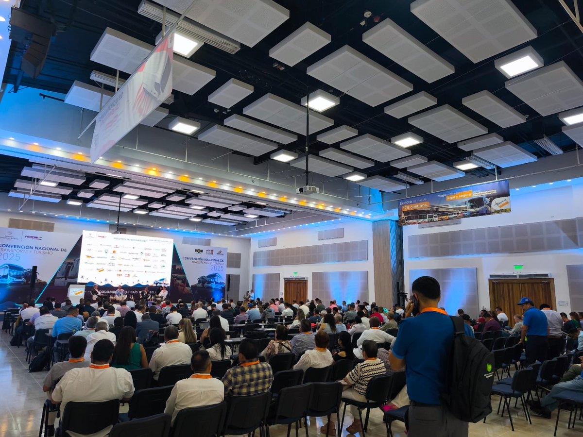 2/2 
Durante la agenda académica se abordaron temas sobre los retos y perspectivas de la política pública de transporte de pasajeros, la regulación con propósito y las rutas de oportunidad para un turismo más sostenible. 

EL encuentro impulsó la formación, la innovación y la