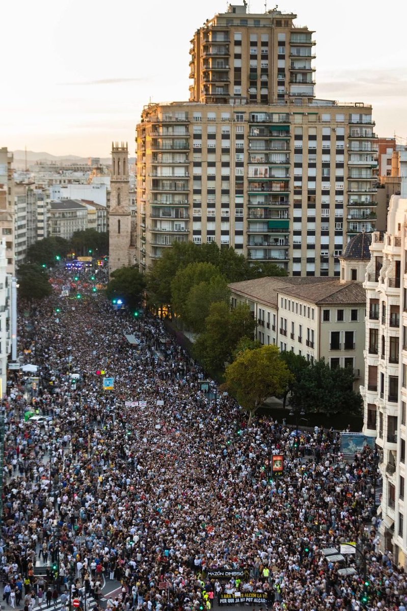 La dignitat de tot un poble
#MazónDimissió