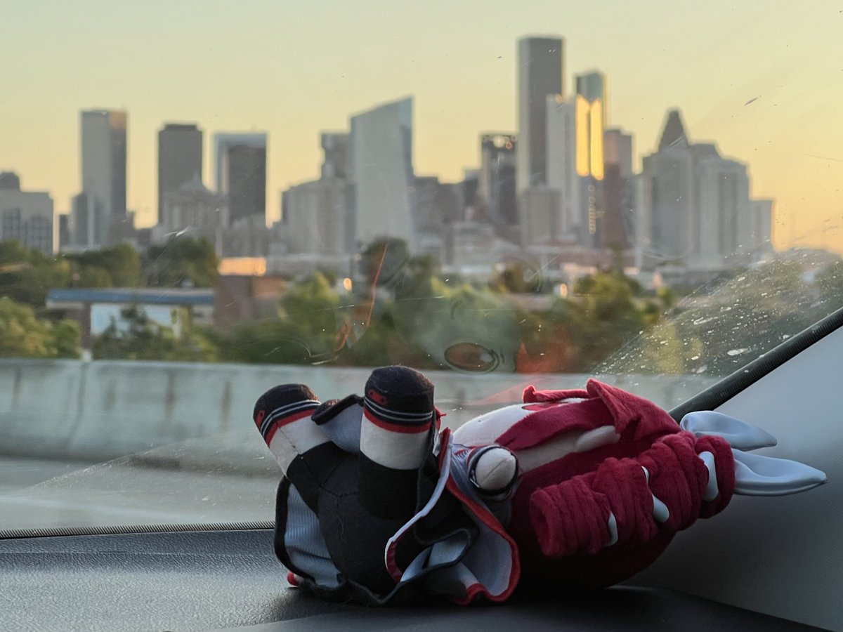 pamiejaige's tweet image. constant companions was released one year ago today!!

time flies, doesn&apos;t it? i can&apos;t believe it&apos;s already been a year...

here&apos;s to many more, with you by my side.
❤️💚