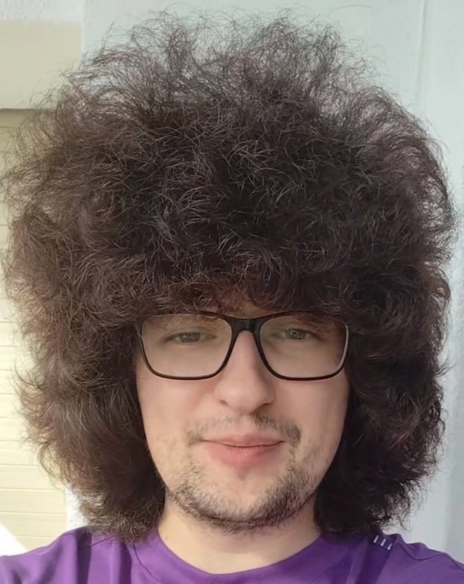 UTDTrey's tweet image. Just 2 more wins and he’ll cut his hair😂