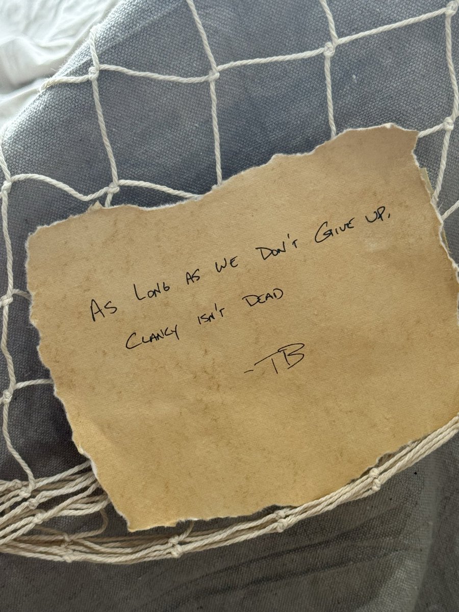 BanditoWritings's tweet image. CHAT