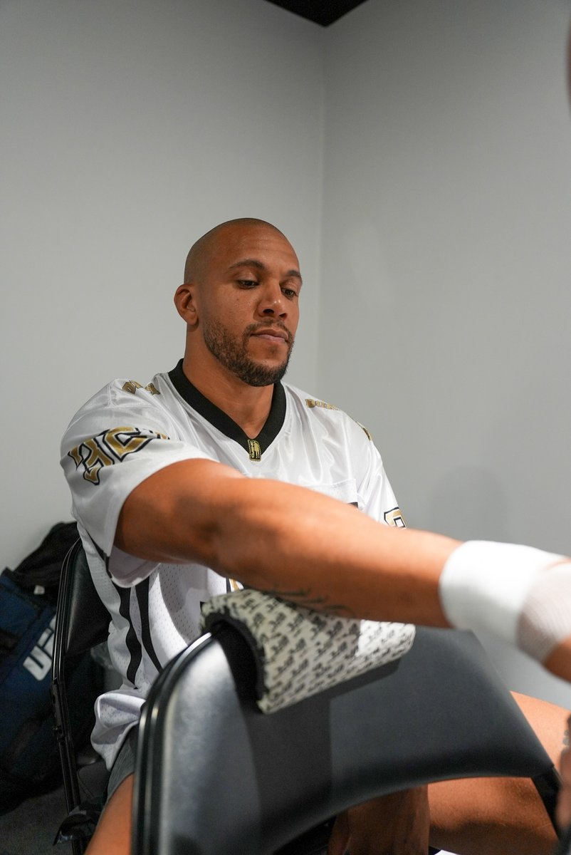 Wrapped and ready👊

Our #UFC321 main event is only a few fights away!