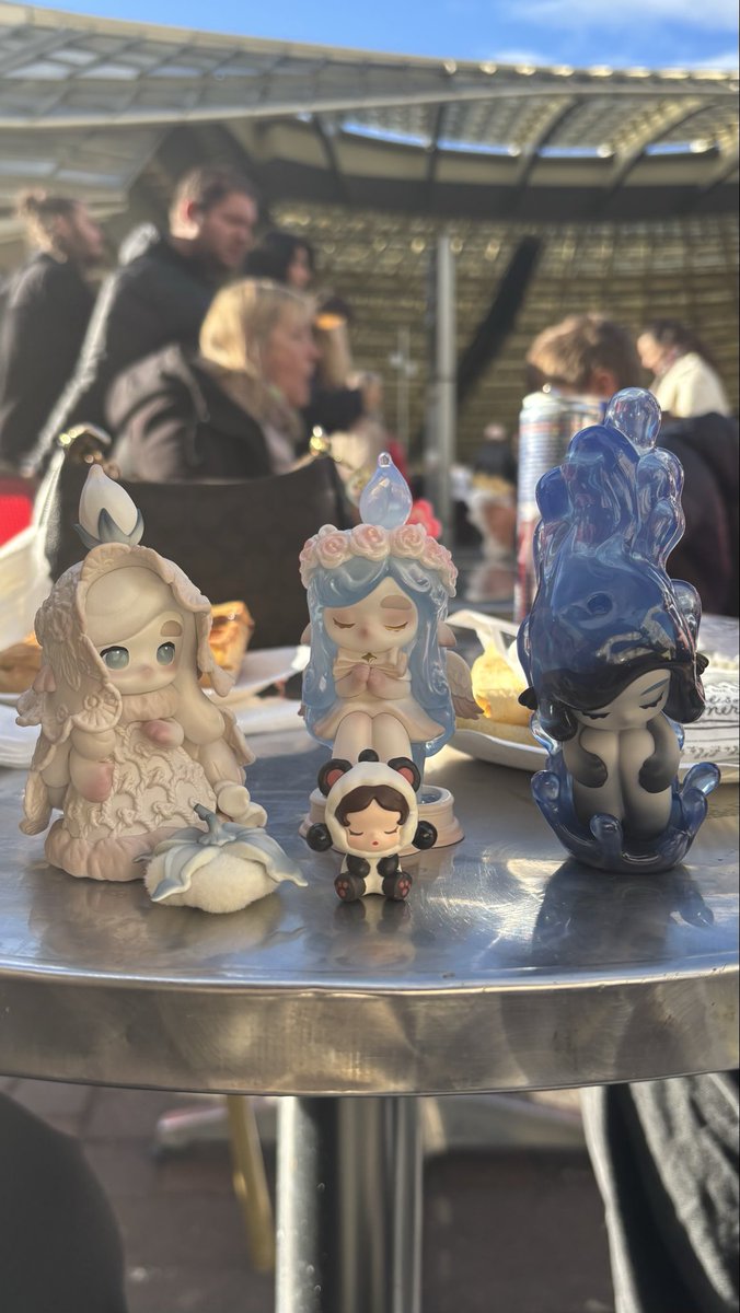 jonfluffies's tweet image. avec mes petites chéries nina et fleur #NoVice