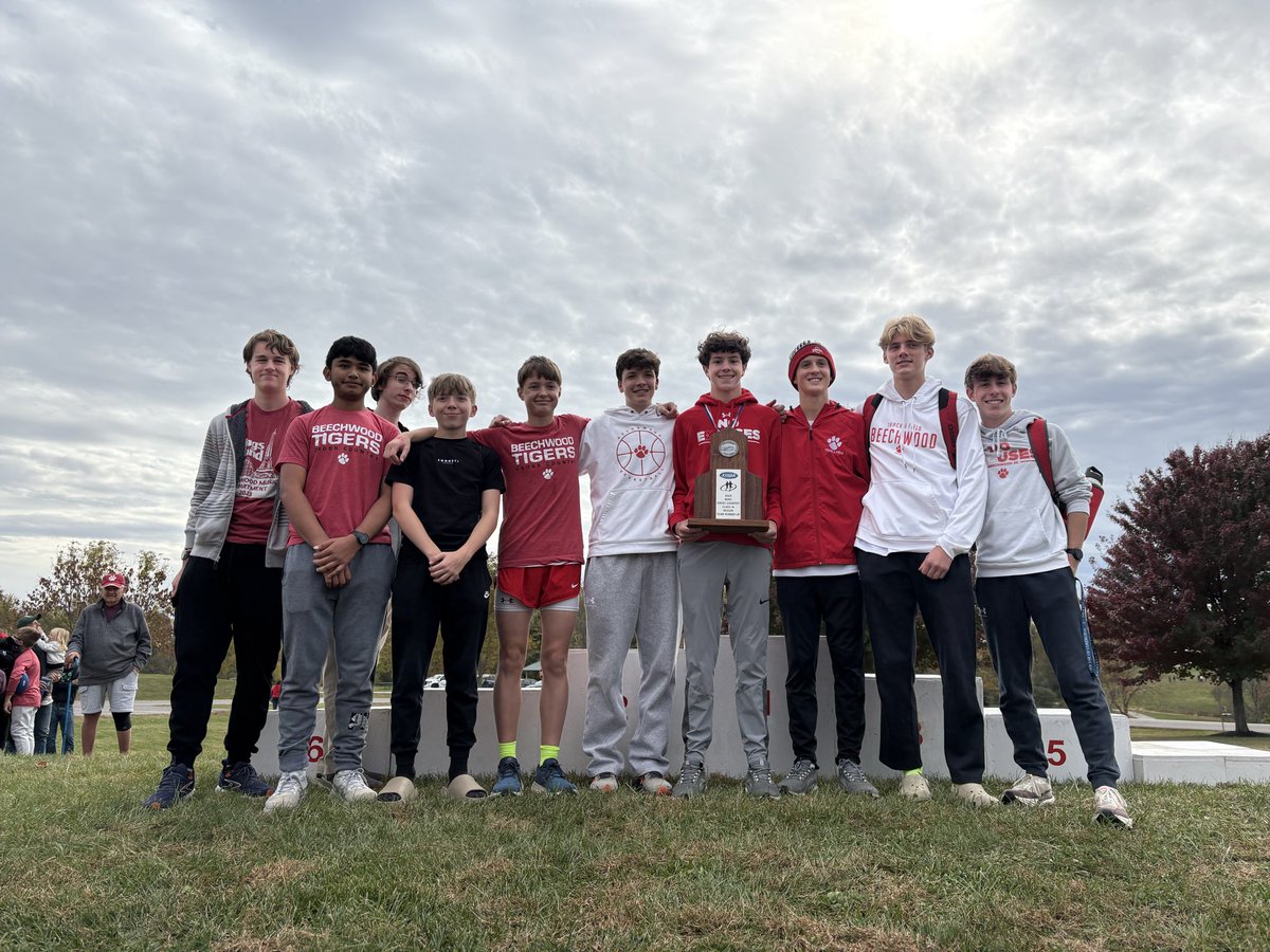 Both our boys and girls are moving on to state! The girls finished 3rd led by Regional Winner Lily Parke. The boys had their highest Regional finish ever coming in 2nd led by Gannon Parke’s 3rd place finish!