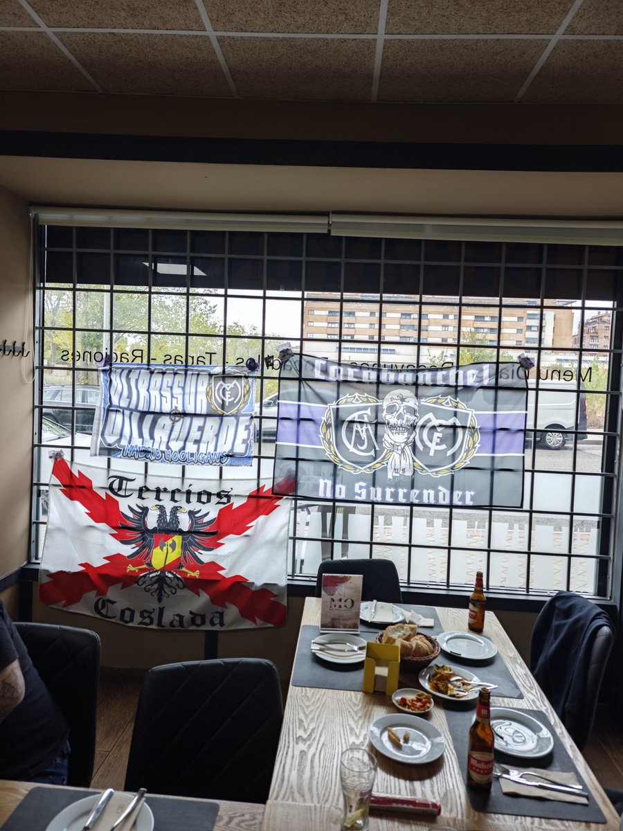 Comida del X Aniversario Secc US Coslada 
<a href="/CarabanchelUS80/">𝕮𝖆𝖗𝖆𝖇𝖆𝖓𝖈𝖍𝖊𝖑 𝕹𝖔 𝕾𝖚𝖗𝖗𝖊𝖓𝖉𝖊𝖗 2̶</a> <a href="/hijodeldesorden/">Tercios❌Coslada</a> 
#UsNoSurrender