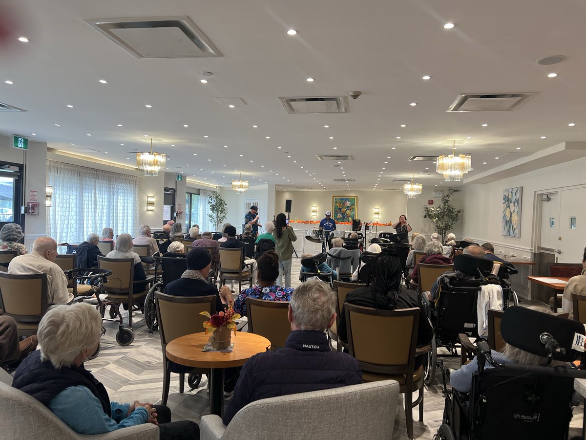 JaneatMosaic's tweet image. @Mosaichomecare is busy this month in the community.  Today we had the pleasure of attending Greenview Seniors Residence today.  A lovely day was planned for the community and residents.  #interactivefun #music #falltreats.