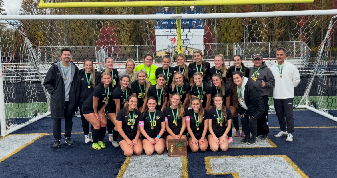 PburgAthletics's tweet photo. District Champions! #Sweet16 https://t.co/yF4nE10rOH