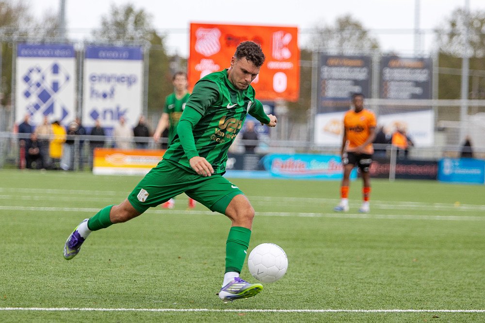 KvvQuickBoys's tweet photo. ๐ธ FOTO'S | De competitiewedstrijd tussen @rkav_volendam en Quick Boys (2-1) in beeld.
#volqui #tweededivisie #proshotsnl https://t.co/WjNMbu7WFW