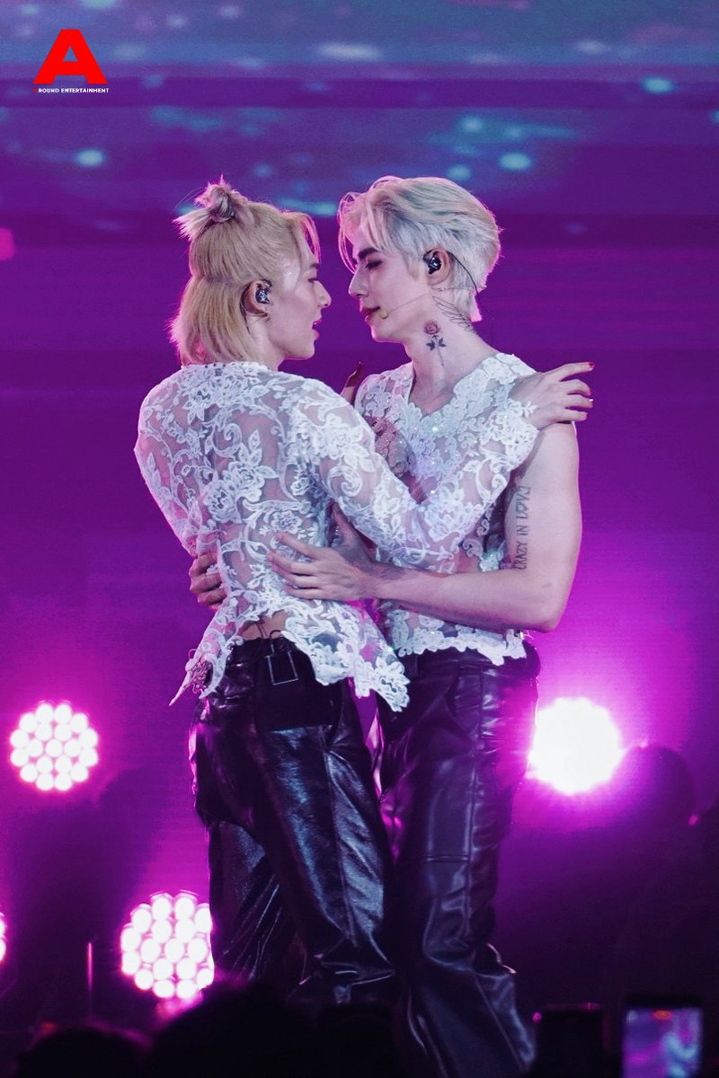 around_ent's tweet photo. ความสนุกจาก “ซี - นุนิว” ใน ZEENUNEW 2ND CONCERT ‘CRAZY IN LOVE’ 

ZEENUNEW 2ND CONCERT
#ZeeNuNewCrazyInLoveConcert
#ZeeNuNew2ndConcert 
#ZeeNuNew #ZeePruk #NuNew https://t.co/kMHG6rASdr