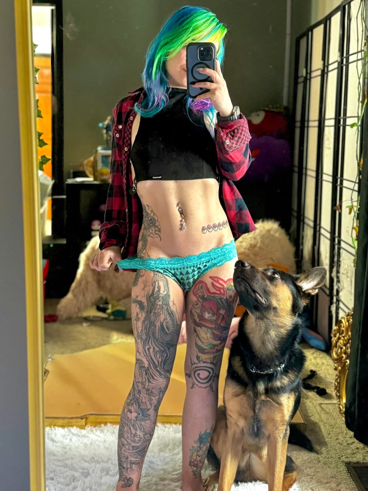 say hi to me n my doggie :) https://t.co/9PCbHUoZcs
