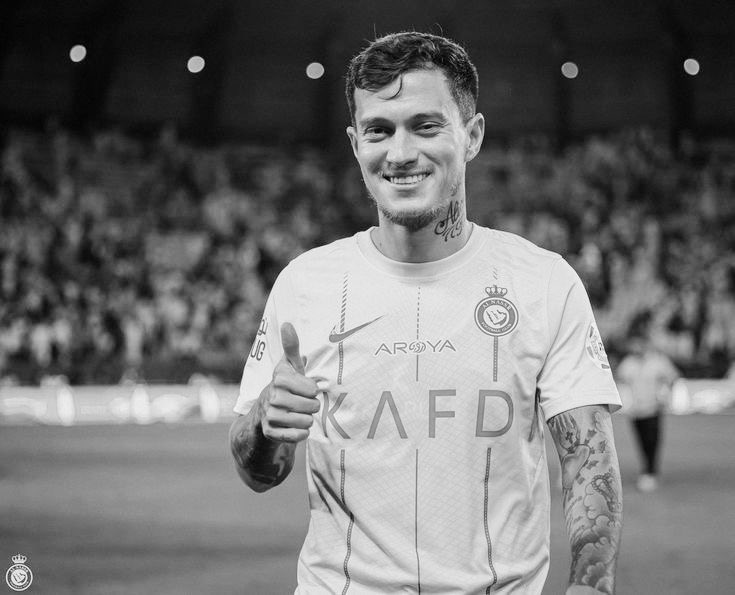 على كل حال :
" ليتني فاقد قديمي من زمان 
مادريت إن العوض جداً حلو "💛💛.
 #النصر_الحزم