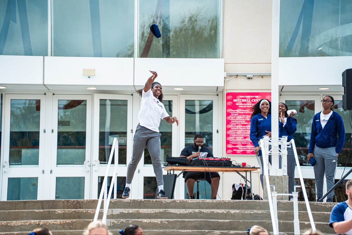 SouthAlabamaWBB's tweet image. We had a 𝙗𝙡𝙖𝙨𝙩 at the first annual Jaguar Tip-Off Fest! Thank you to everyone who came and supported ❤️ 🐆

#LSF | #INVEST