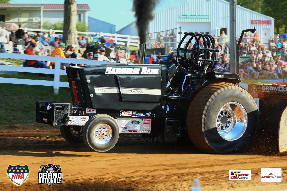 NTPApull's tweet photo. Super Farms storming down the Meade County Fair track! ⛈️ 🚜 💨 #superfarm #brandenburgKY https://t.co/zBBPrORYTA