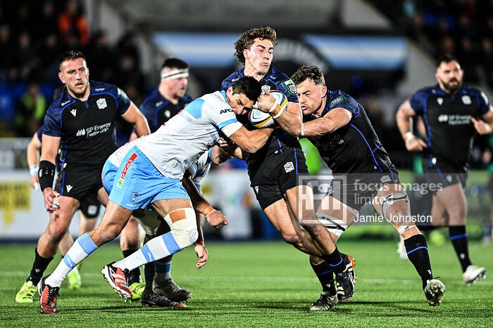 Four images from yesterday's <a href="/URCOfficial/">BKT United Rugby Championship (URC)</a> match between <a href="/GlasgowWarriors/">Glasgow Warriors</a> v <a href="/BlueBullsRugby/">Official Blue Bulls</a> at Scotstoun stadium.

<a href="/GlasgowWarriors/">Glasgow Warriors</a> win 21-12 <a href="/BlueBullsRugby/">Official Blue Bulls</a> FT. 

Images shot whilst there for <a href="/FocusImagesLtd/">Focus Images Ltd</a> 
More images are available at focus-images.co.uk 📸 🏉