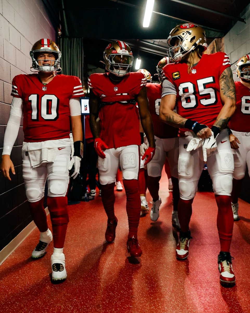 The aura in this pic 🔥🔥