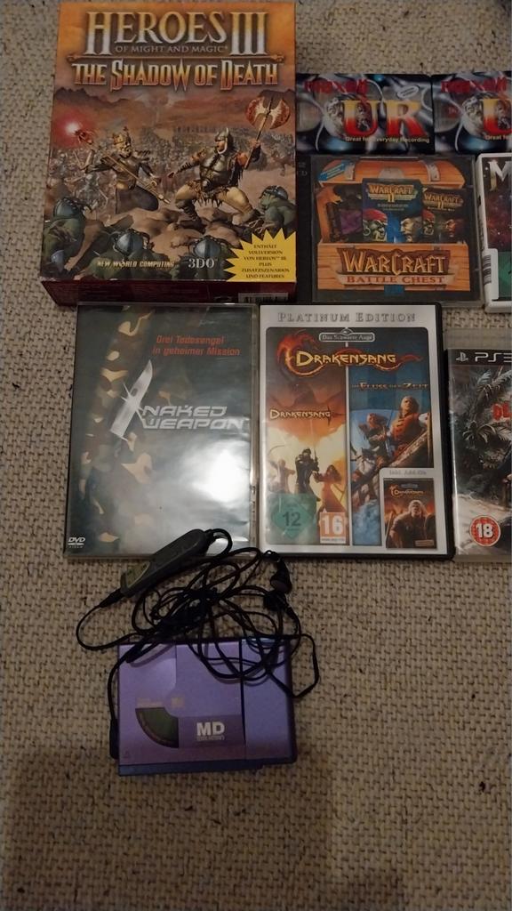 Zum Glück letzter Flohmarkt dieses Jahr, ein Hallenflohmarkt im Nachbarort. Das Heroes of Might and Magic III war ein schöner Fund. Der Dr. Dre Patch ist auch super. Und bei Drakensang sind alle 3 Teile auf einer CD-ROM. Die Warcraft II Battlechest komplettiert meine Big Box.