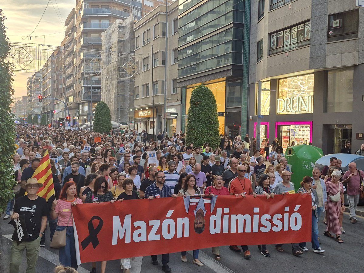 1 any

Contra les seues polítiques de misèria, la nostra dignitat.

#MazonDimissió #Alacant #LladresDeSobretaula