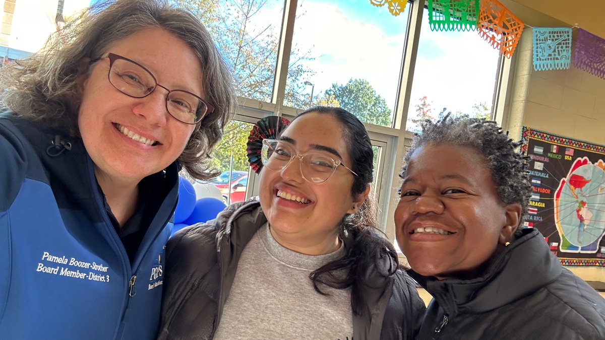 pam4pgcps's tweet photo. 🌱♻️💧PGC Clean &amp; Green: Elevate the Scene Day!  Thank you to @PGCCWP for hosting  Stormwater Fest at @RosaParks_PGCPS!

💉Thank you Principal Hester &amp; the parent engagement &amp; Community Schools team for a day of family health resources! 💉🍎

#BlueprintInAction @pgcps #PGCPSGreen https://t.co/eZZ42KvVVc