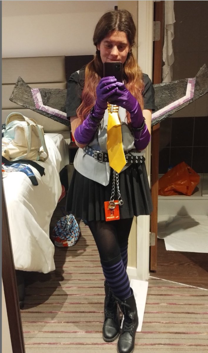 Imnotabin's tweet photo. Ummm uhhh i was Skywarp todayy https://t.co/iftYnhCy0X